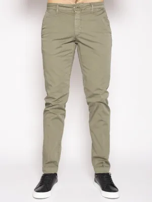 MANUEL RITZ - Pantaloni chinos slim fit MILITARE